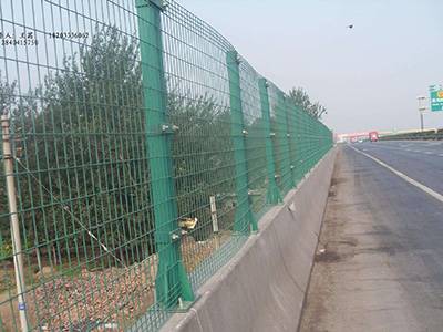 公路護(hù)欄網(wǎng)圖片4 公路護(hù)欄網(wǎng)圖片4