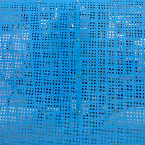 建筑專用爬架網-金屬圓孔沖孔爬架網圖片4 建筑專用爬架網-金屬圓孔沖孔爬架網圖片4