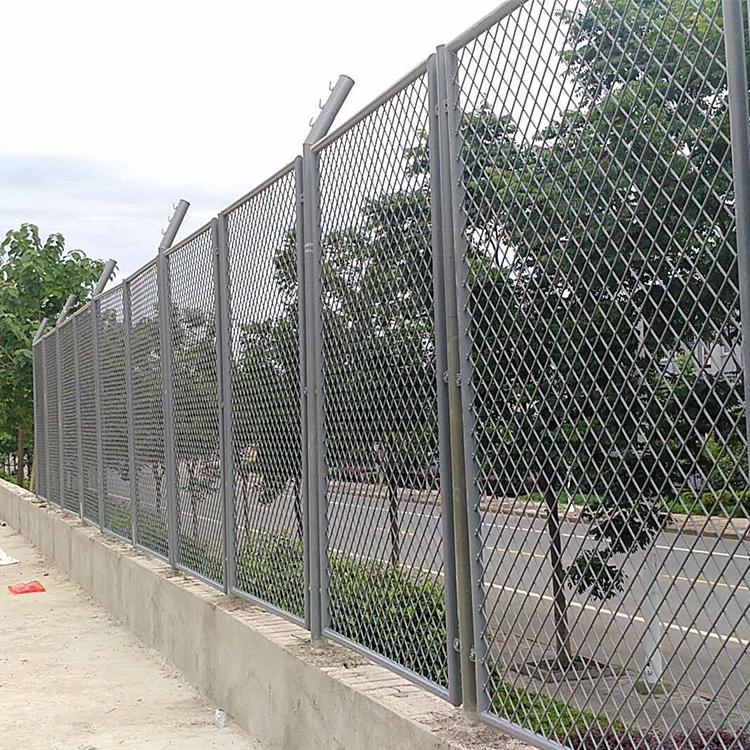 保稅區(qū)圍欄網(wǎng) 綜合保稅區(qū)護欄網(wǎng)案例施工圖片1 保稅區(qū)圍欄網(wǎng) 綜合保稅區(qū)護欄網(wǎng)案例施工圖片1