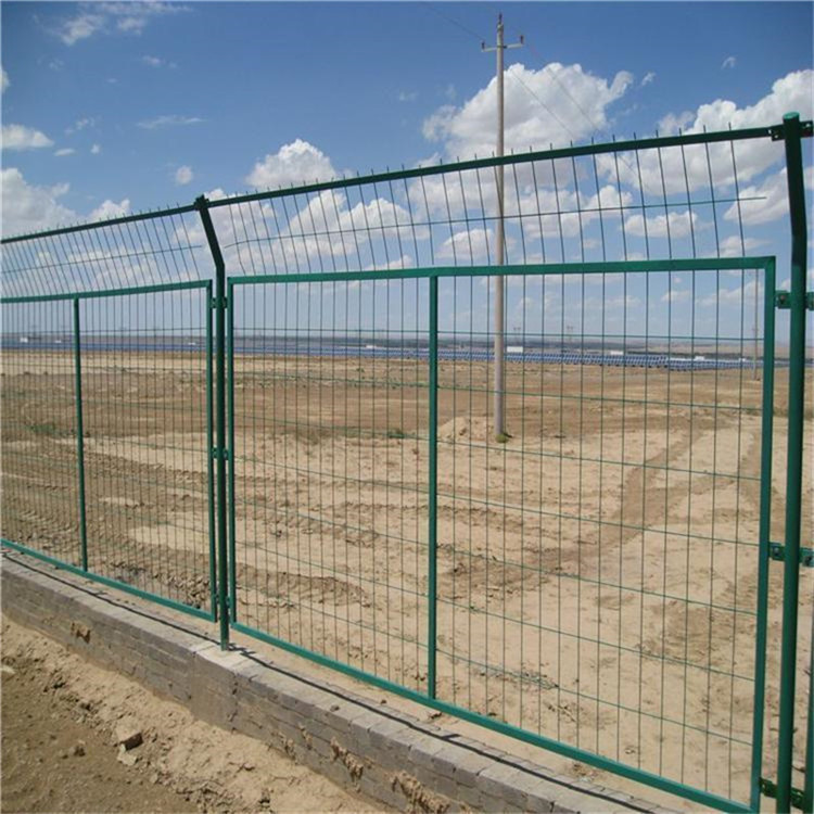 高速公路隔離柵圖片3 高速公路隔離柵圖片3