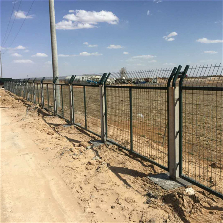 防護柵欄加密網片圖片1 防護柵欄加密網片圖片1