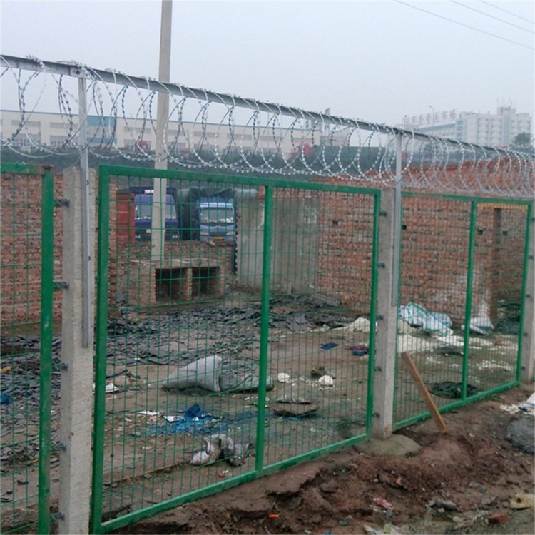 防護柵欄加密網片圖片4 防護柵欄加密網片圖片4