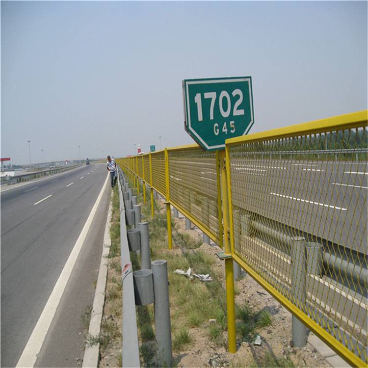 菱形孔護欄網圖片1 菱形孔護欄網圖片1