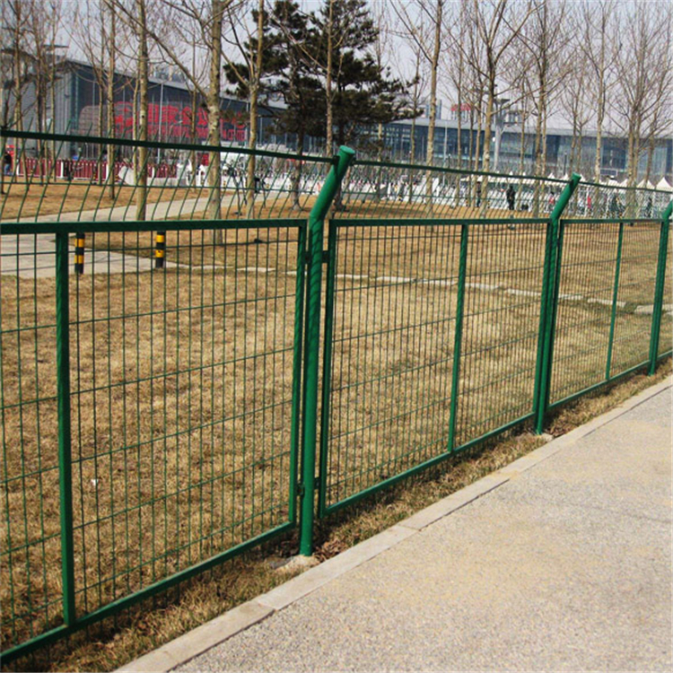 焊接網(wǎng)隔離柵圖片1 焊接網(wǎng)隔離柵圖片1