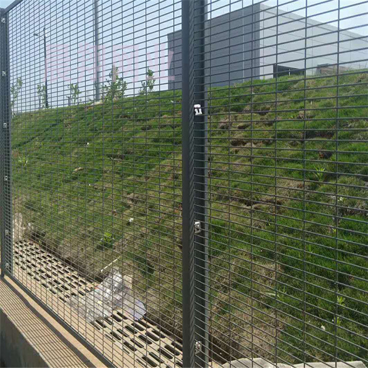 強制隔離戒毒所鋼網墻圖片2 強制隔離戒毒所鋼網墻圖片2