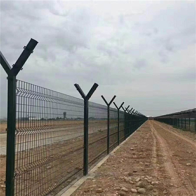 機場鋼絲網(wǎng)圍界圖片4 機場鋼絲網(wǎng)圍界圖片4