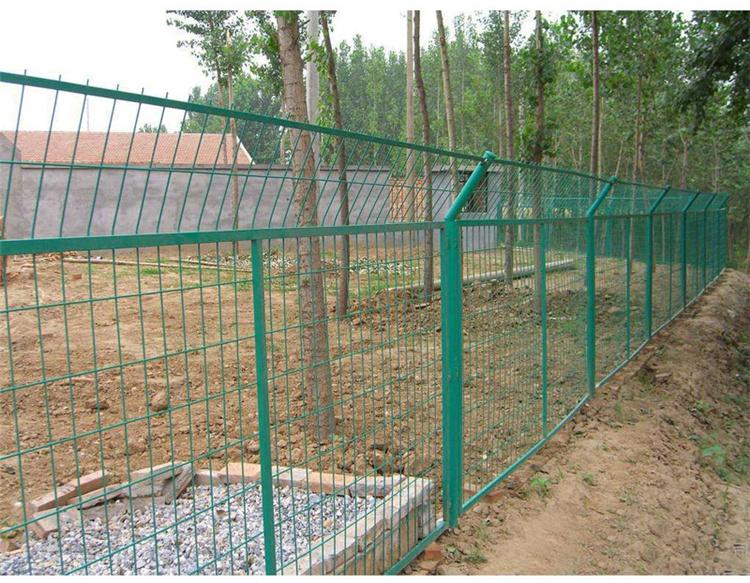 公路框架護(hù)欄網(wǎng)廠(chǎng)圖片1 公路框架護(hù)欄網(wǎng)廠(chǎng)圖片1