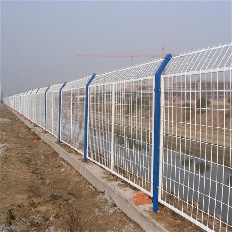 公路框架護(hù)欄網(wǎng)廠(chǎng)圖片3 公路框架護(hù)欄網(wǎng)廠(chǎng)圖片3