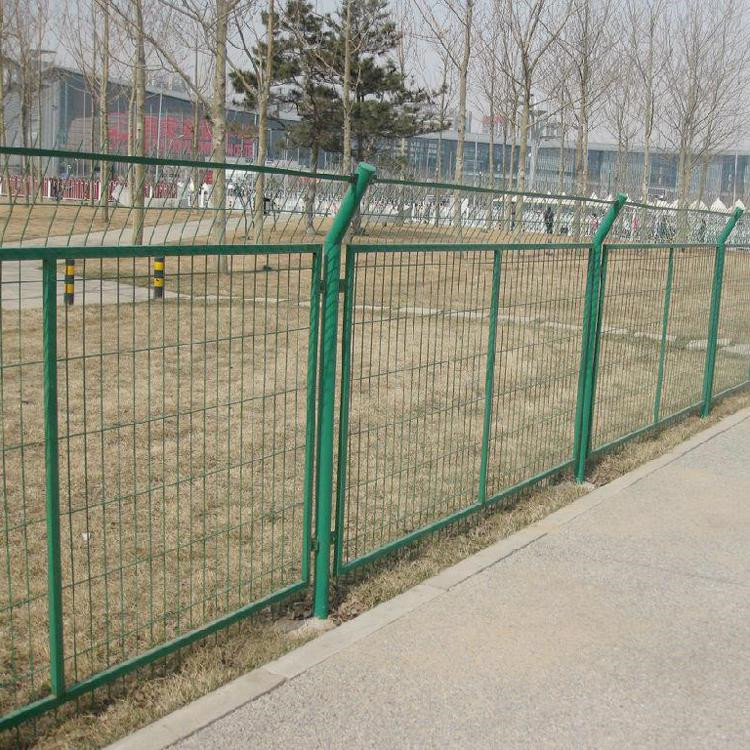 低碳鋼絲隔離網圖片4 低碳鋼絲隔離網圖片4