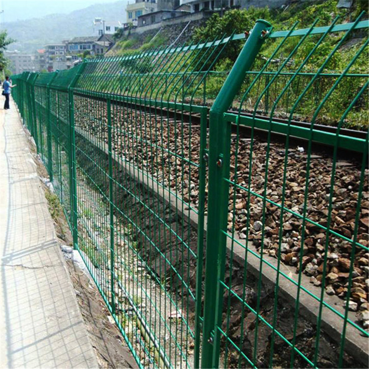 高速鐵路橋下防護(hù)柵欄圖片2 高速鐵路橋下防護(hù)柵欄圖片2