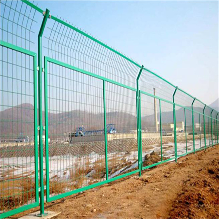 綠化帶鐵絲網護欄圖片3 綠化帶鐵絲網護欄圖片3