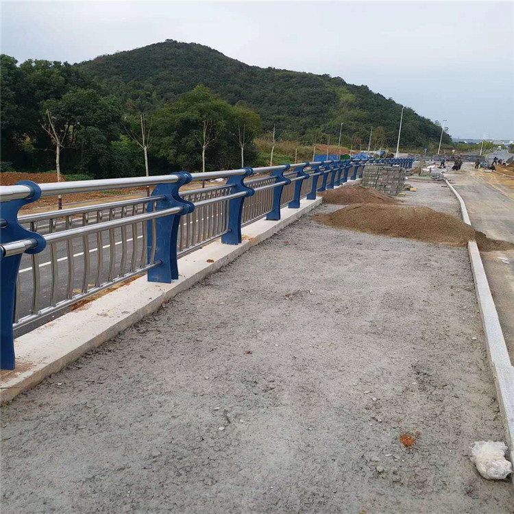 ?橋梁防撞隔離護欄圖片3 ?橋梁防撞隔離護欄圖片3