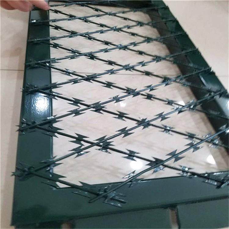 監(jiān)獄刀片鋼網(wǎng)墻圖片3 監(jiān)獄刀片鋼網(wǎng)墻圖片3