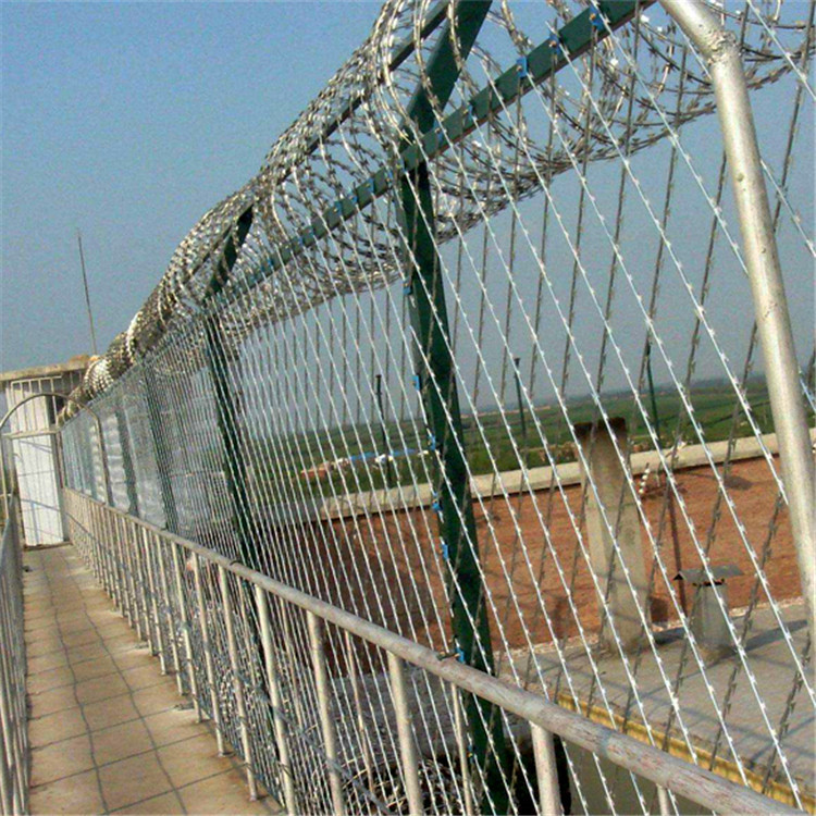 監獄鋼網墻圖片2 監獄鋼網墻圖片2