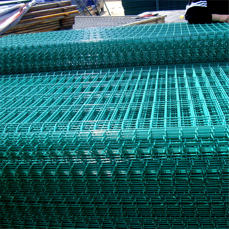 光伏鐵絲網(wǎng)浸塑圍欄圖片3 光伏鐵絲網(wǎng)浸塑圍欄圖片3