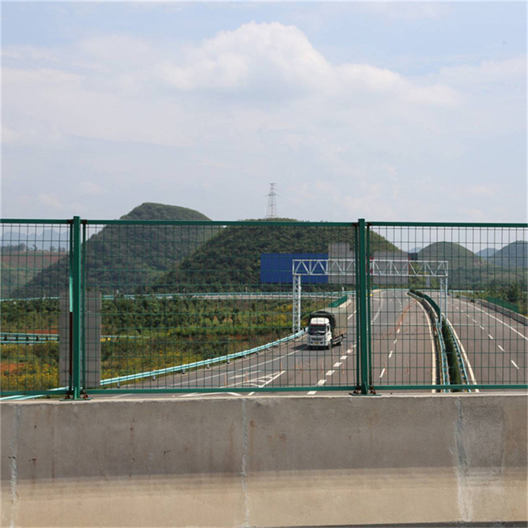 高速公路防拋網(wǎng)圖片4 高速公路防拋網(wǎng)圖片4