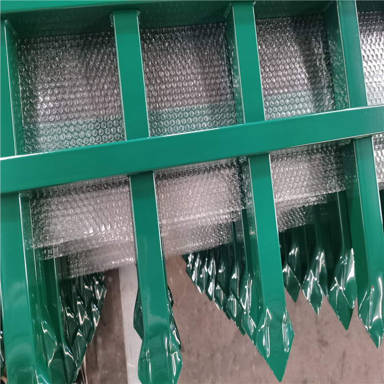 鋅鋼圍墻護欄圖片4 鋅鋼圍墻護欄圖片4